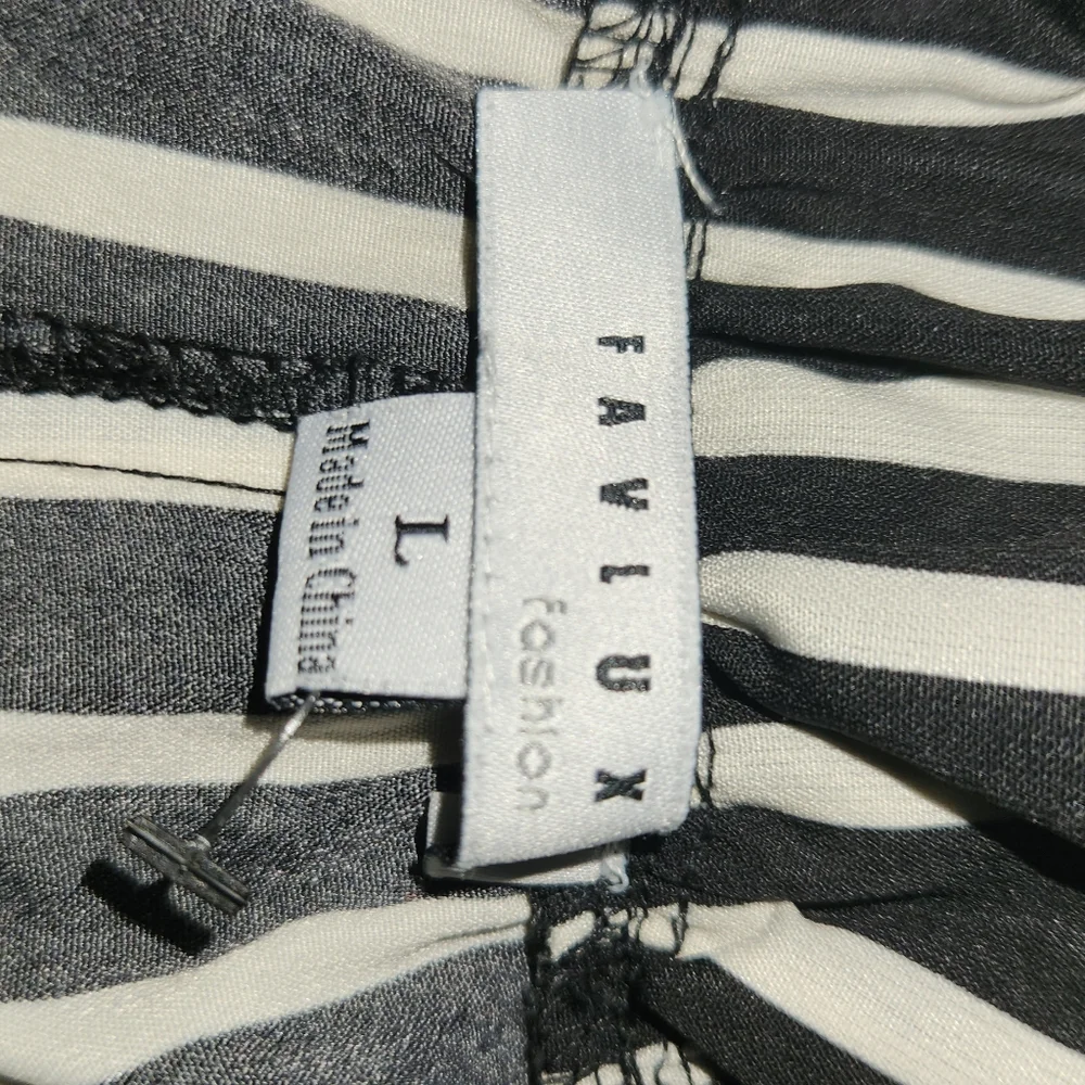 NWT ! JUMPER ! - Picture 5 of 11